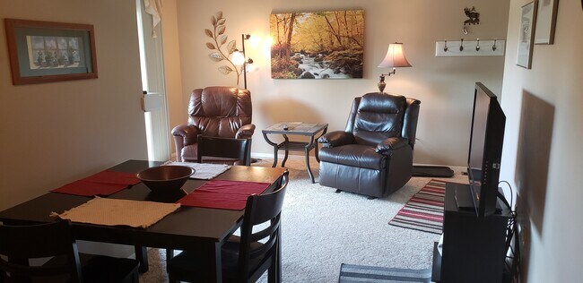 Foto del edificio - 7301 Huntsmen Cir