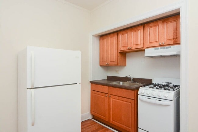 Foto del edificio - 3335 W Diversey Ave