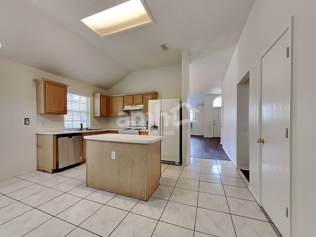 Building Photo - 8520 Auburn Dr