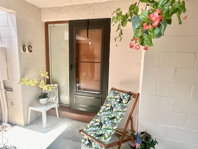 Foto principal - 160 Live Oak Woods Ct