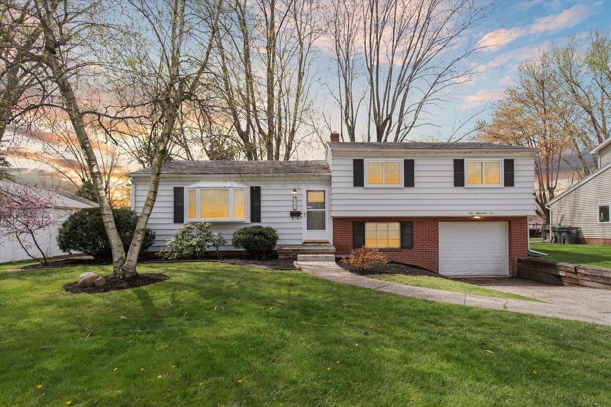 Foto principal - Beutifully remodeled 3 bedroom home in Maumee