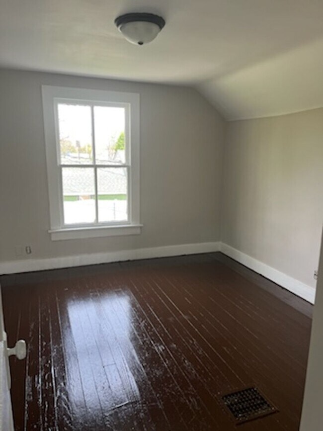 Foto del edificio - 1819 Luther St