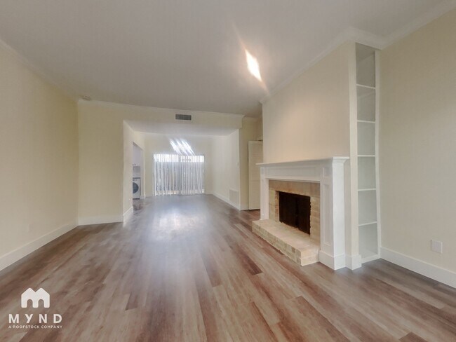 Foto del edificio - 2100 Tanglewilde St