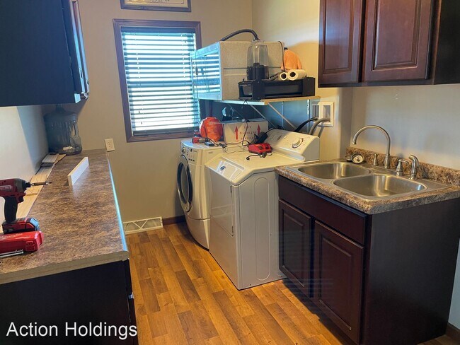 Foto del edificio - 4 br, 3 bath House - 8900 E 56th St