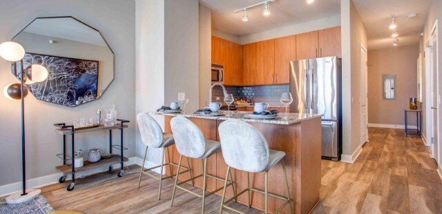 Foto del edificio - 451 N State St