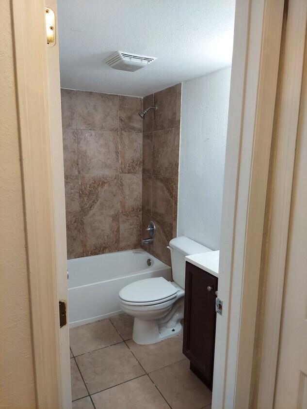 1954 S Conway Rd Unit 4, Orlando, FL 32812 Condo for Rent in Orlando