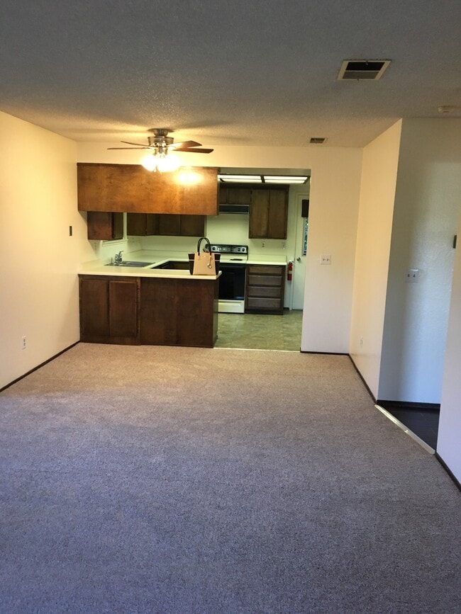 Dining Area  Kitchen - 2258 Mesquite Dr