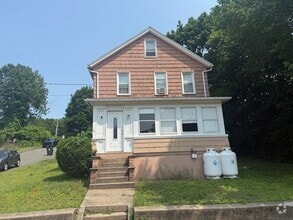 Building Photo - 384 Park St