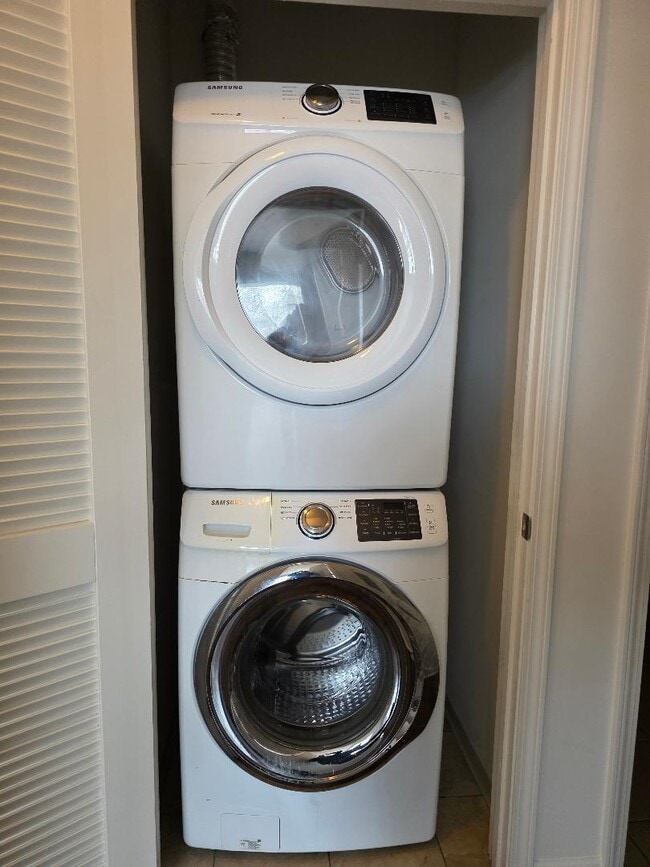 Building Photo - 3522 S State St