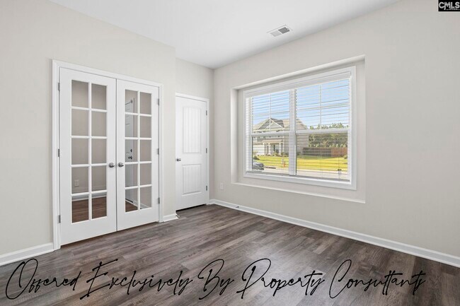 Building Photo - 13 Spinney Ct
