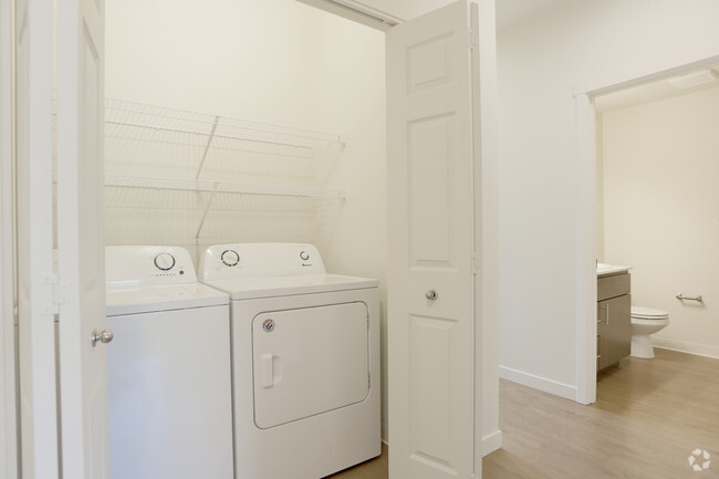 In-Unit Washer/Dryer - Acero West Salem