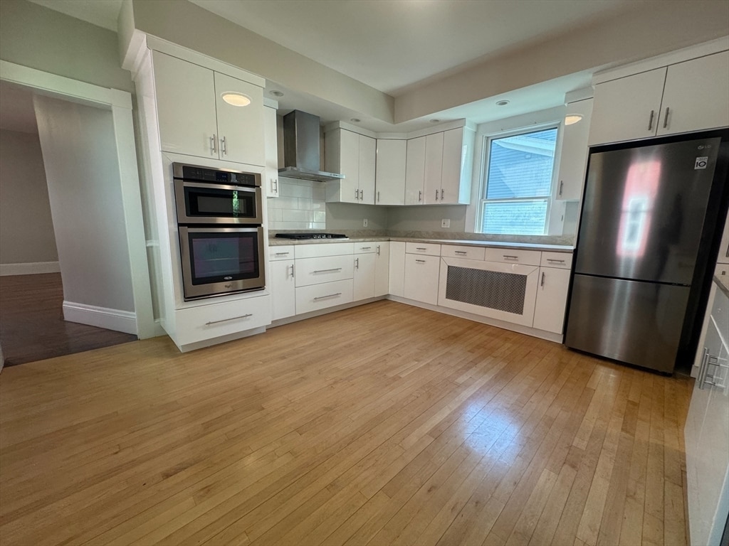 Primary Photo - 30 Carver St