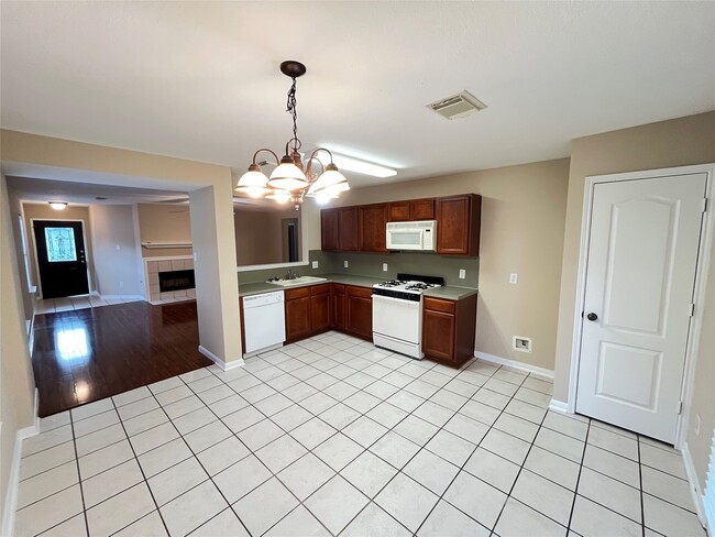 Building Photo - 29551 S Legends Bend Dr