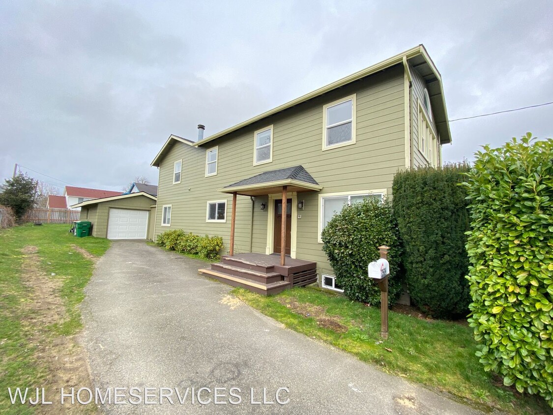 Primary Photo - 5 br, 3 bath House - 2524 S Eddy St