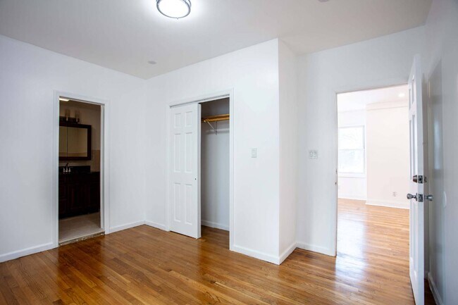 Foto del edificio - 222 Lowell Ave