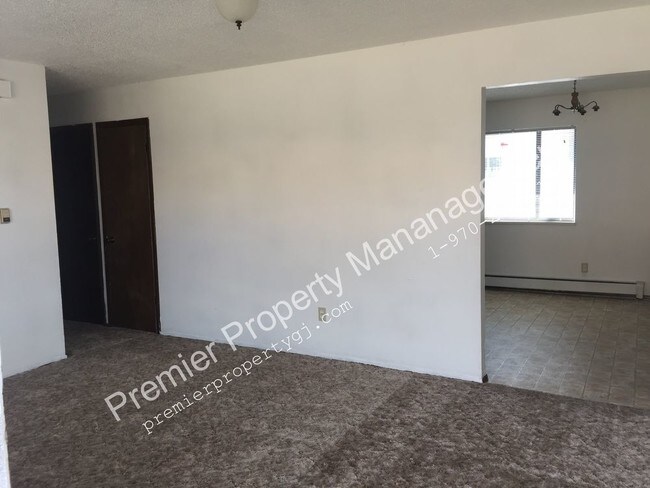 Foto del edificio - 2 bedroom pet friendly duplex