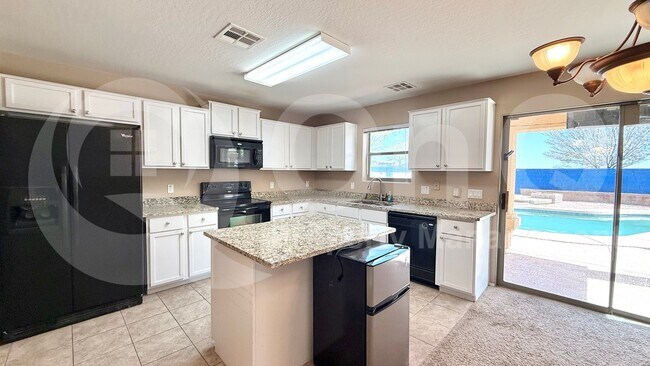 Building Photo - 11155 E Wallflower Ln