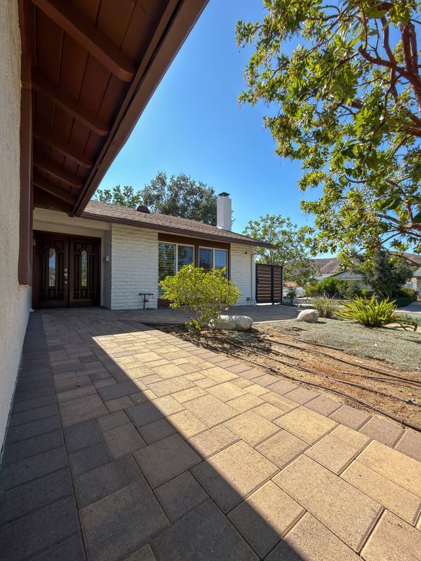 Foto del edificio - 5445 Sunvalley Ct