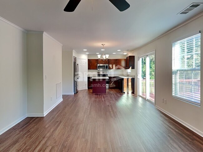 Foto del edificio - 1861 Cottage Grove Way