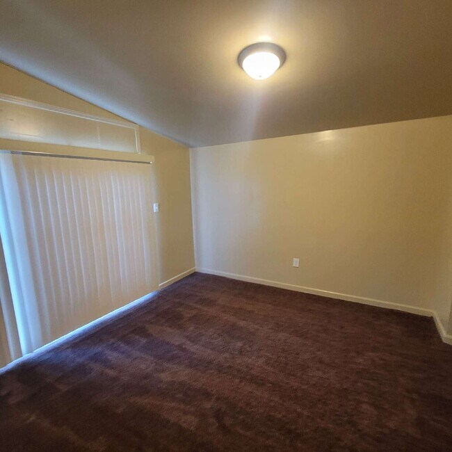 Foto del edificio - West Indy 3BR House ready to LEASE!