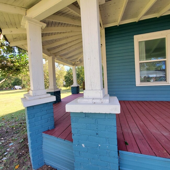 Porch - 1423 Lucas St