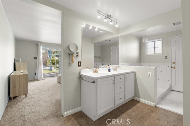 Foto del edificio - 351 S Parish Pl