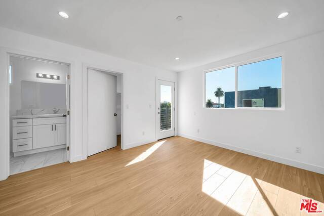 Foto del edificio - 227 N Park View St