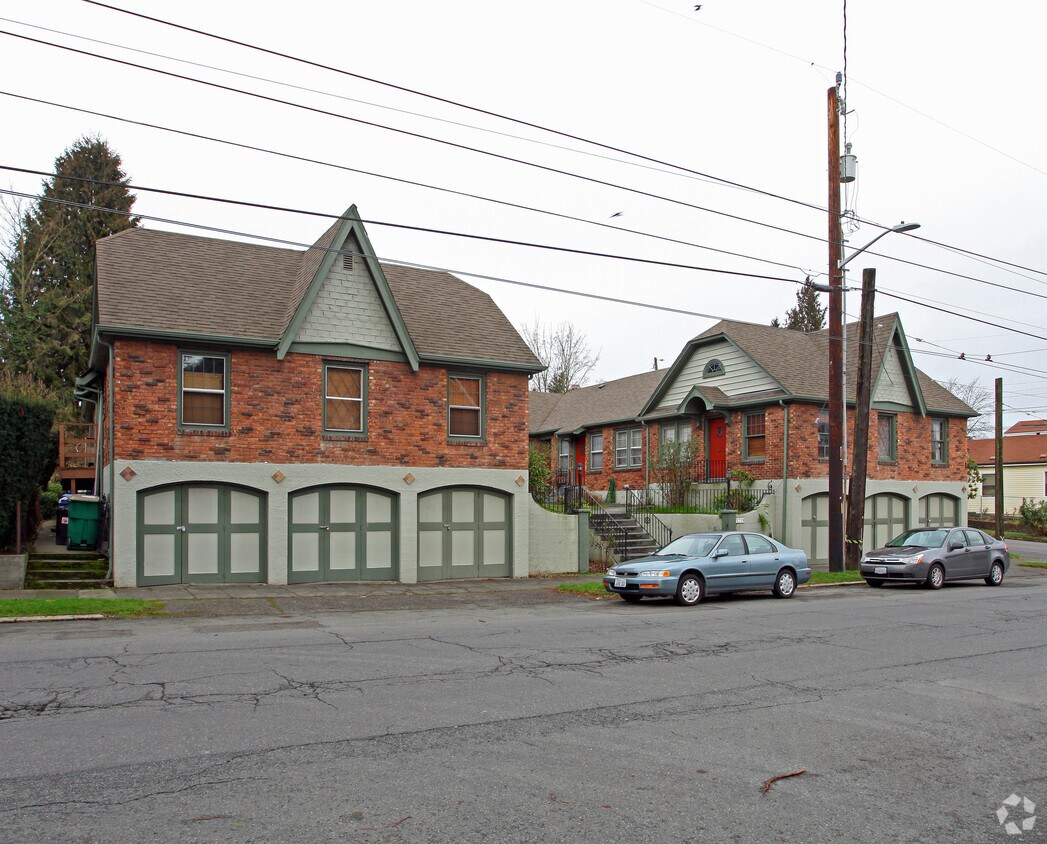 Foto principal - Tudor Court Apartments
