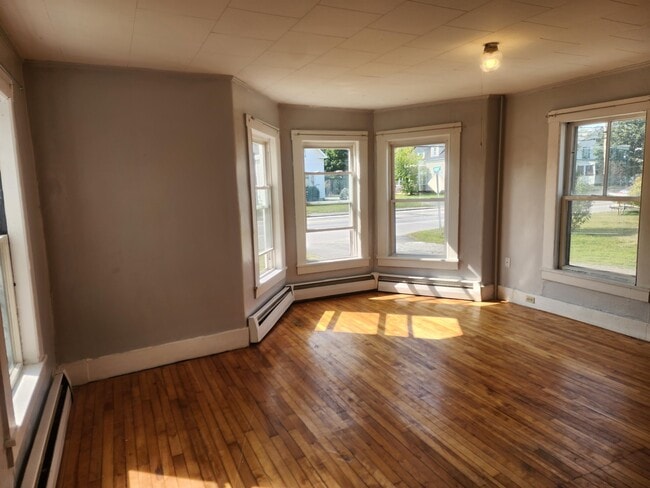Building Photo - 6 Hager Ln