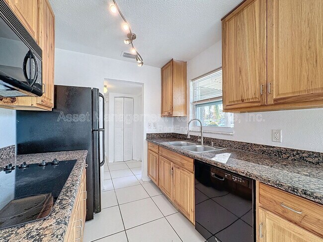 Foto del edificio - 9893 47th Ave N
