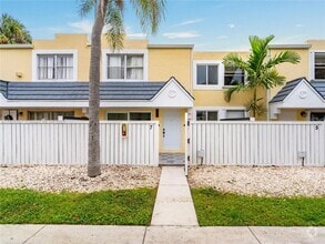 Building Photo - 4530 SW 68th Ct