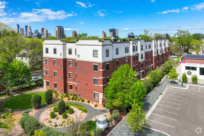 Foto del edificio - Mill Trace Condominiums