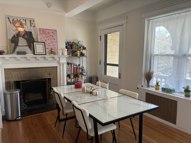 Foto del edificio - 1080 Beacon St