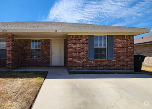 Building Photo - 1807 Windward Dr