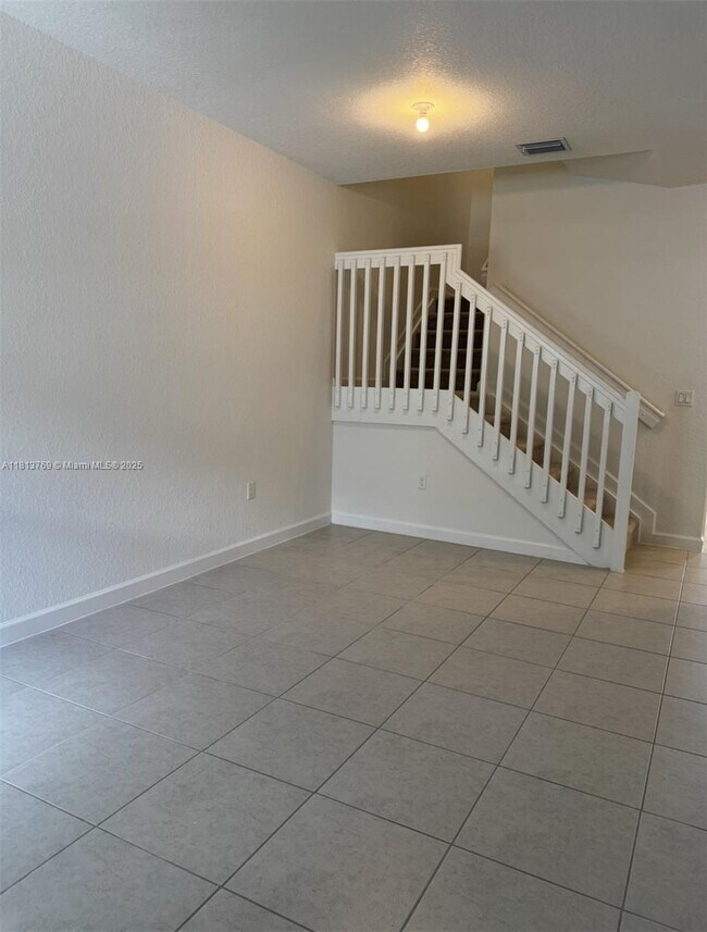Building Photo - 136 SW 184th Way