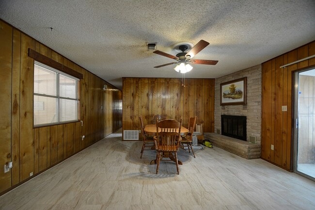 Building Photo - 111 Arizona Ash Dr