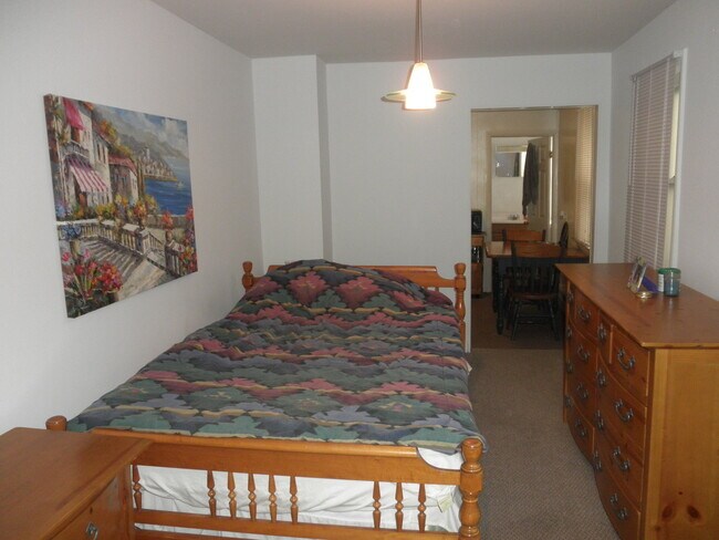 Foto del edificio - 1013 S. East Ave.