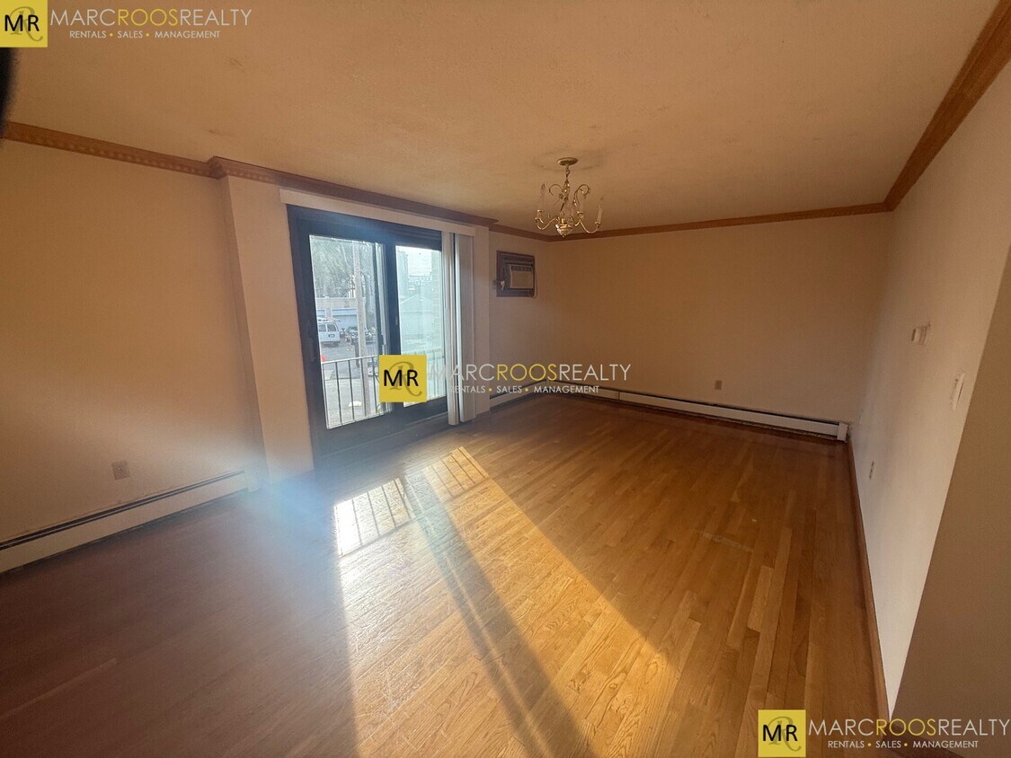 Foto principal - 1030 Bennington St