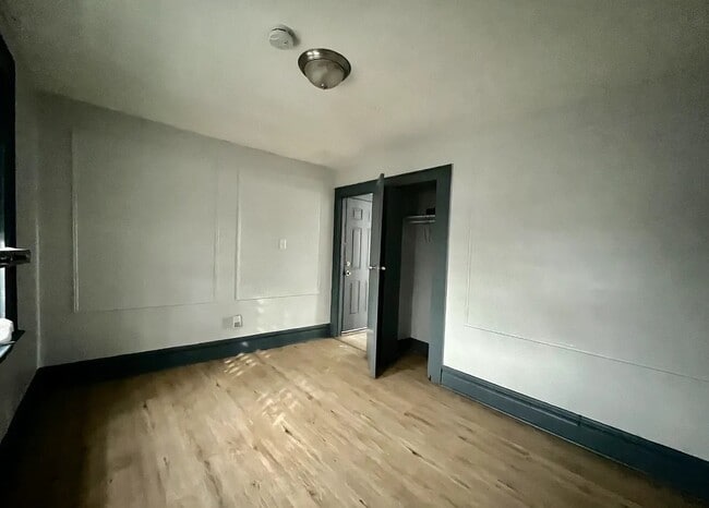 Building Photo - 93 Rose Ter