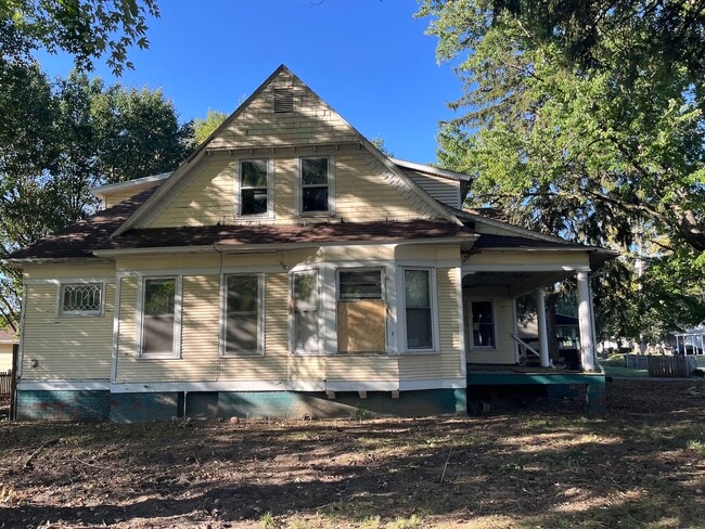Building Photo - 714 Florida St