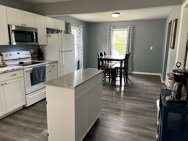 Building Photo - 2265 Woodlock Dr