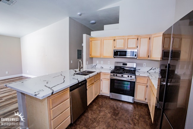 Foto del edificio - Stylish 2Bdm 2Ba Upstairs Condo in Gated C...