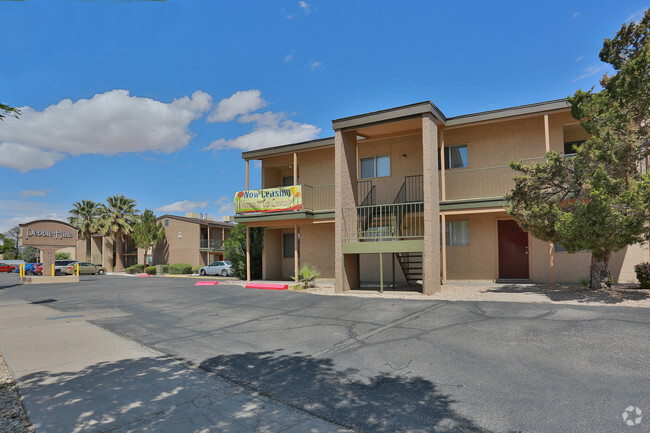 Foto del edificio - Pebble Hills Apartments