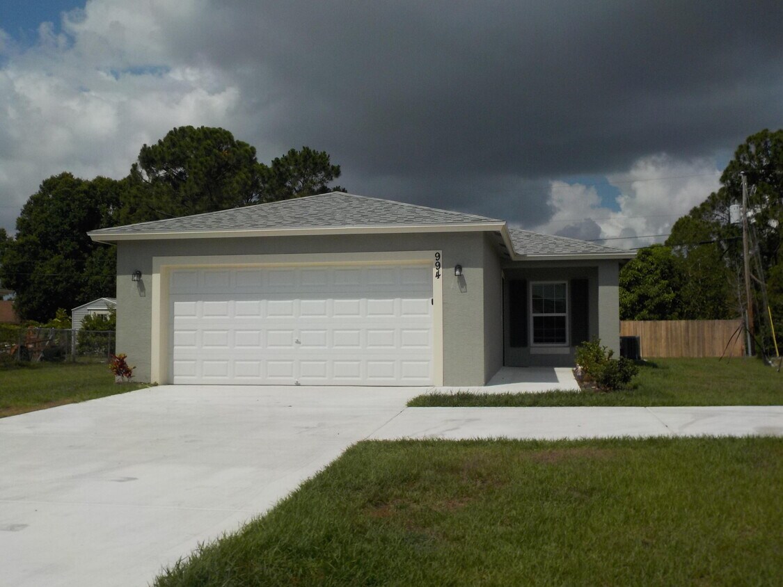994 SW Del Rio Blvd, Port Saint Lucie, FL 34953 House for Rent in Port Saint Lucie, FL