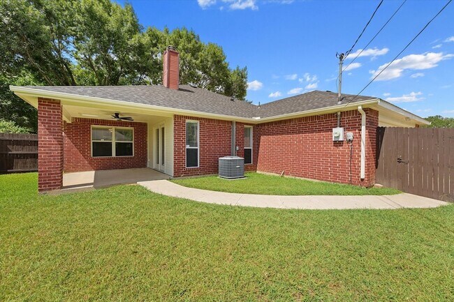Foto del edificio - 322 Hillcroft Dr