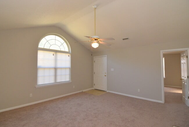Building Photo - Updated 3 Bed/2 Bath 10 Minutes From Ft. Gordon