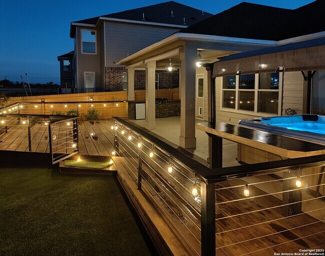 Building Photo - 683 Pebble Bend