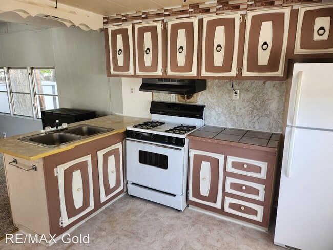 Building Photo - 1 br, 1 bath House - 12955 South Virginia ...