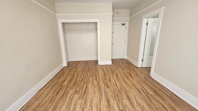 Foto del edificio - 1326 W 11th St