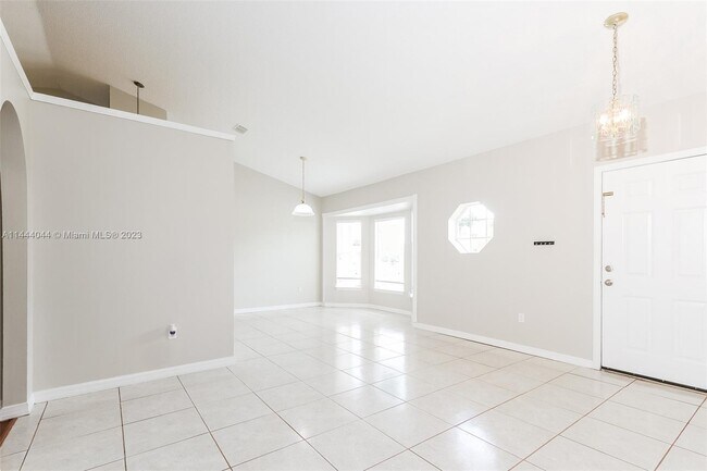 Foto del edificio - 1108 SW Hogan St